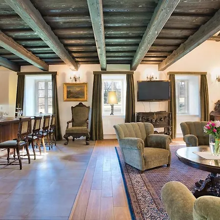 Casa de Férias A Romantic In The Middle Of The Chateau Garden Jihlava