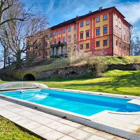 A Romantic In The Middle Of The Chateau Garden Casa de Férias *