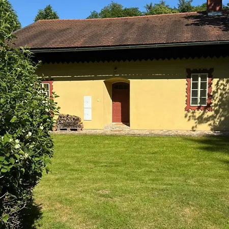 Casa de Férias A Romantic In The Middle Of The Chateau Garden *